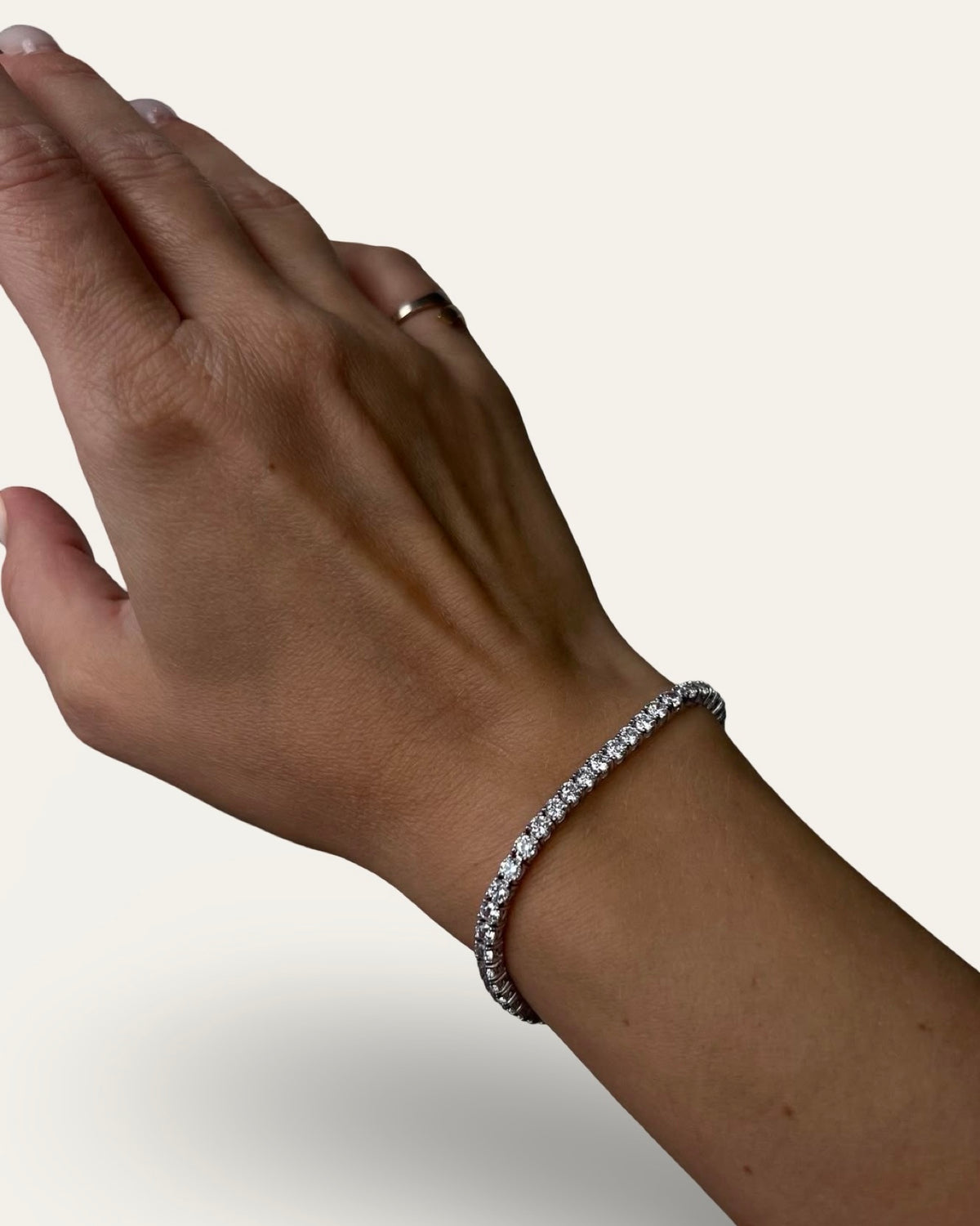 Éternelle VVS Moissanite Bracelet — Shot 02
