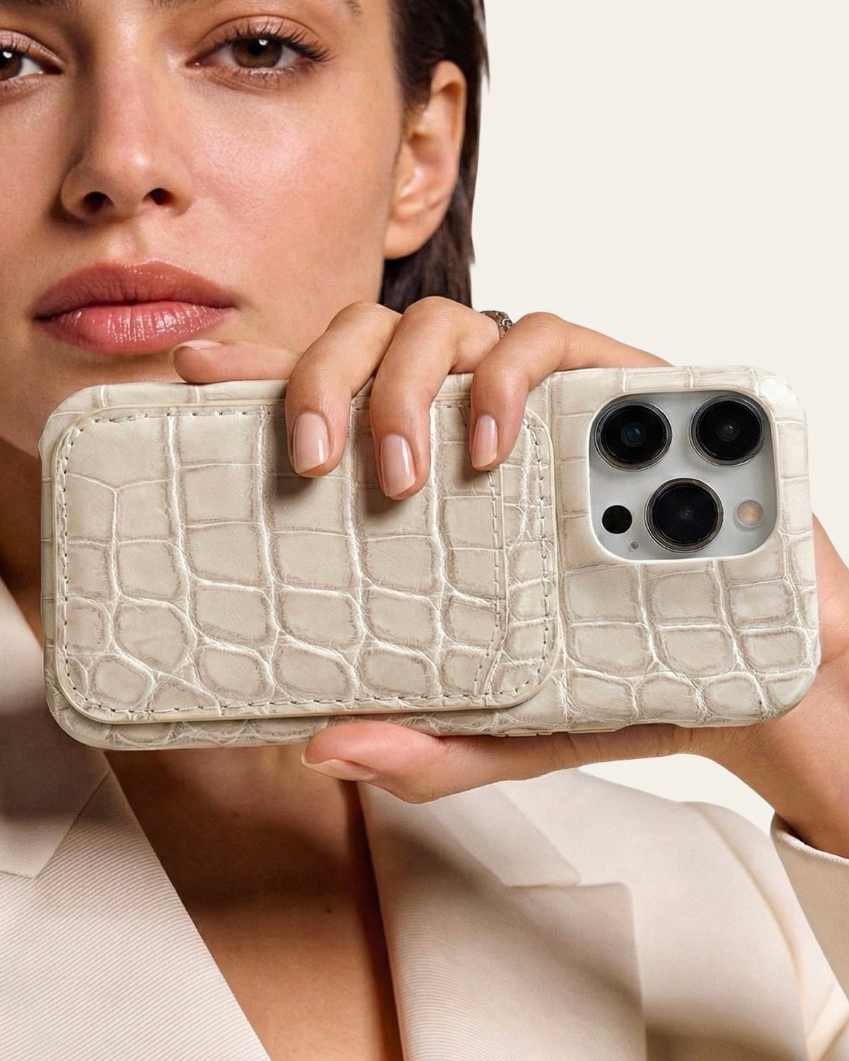 HIMALAYAN EDITION — ÉLITE PHONE POUCH — Shot 02