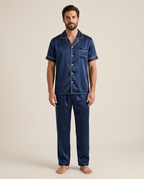 Nocturne short navy — model view